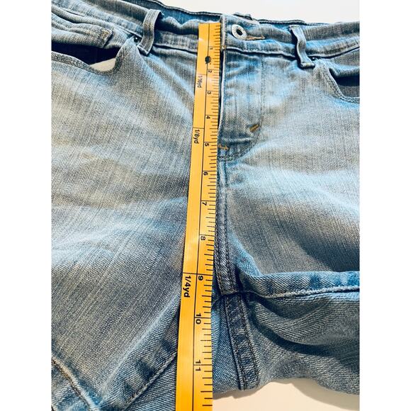 Levi’s Jean shorts - Picture 6 of 7